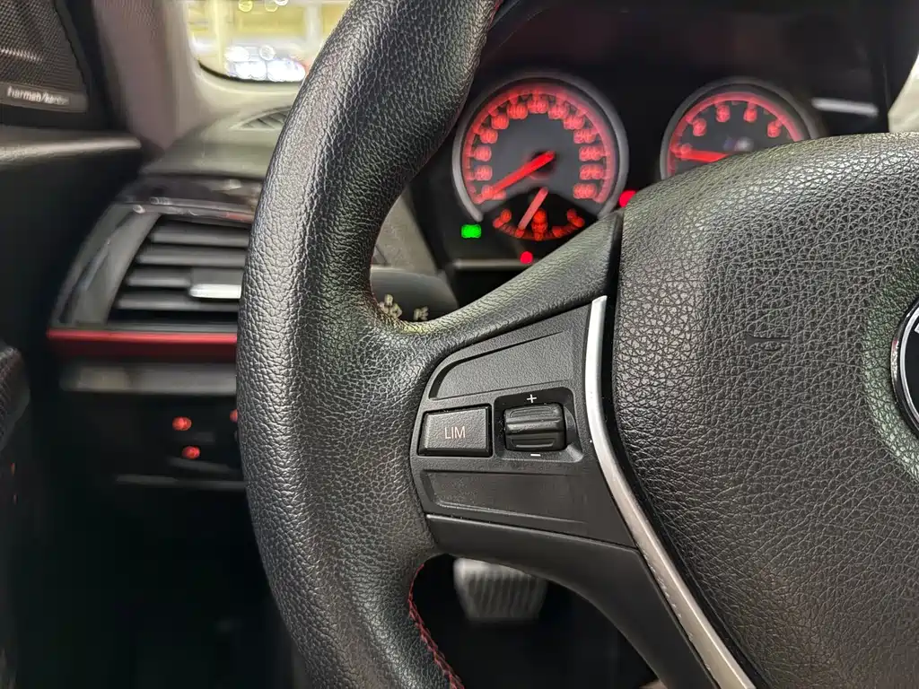 BMW 1 Series (Import) — миниатюра 9