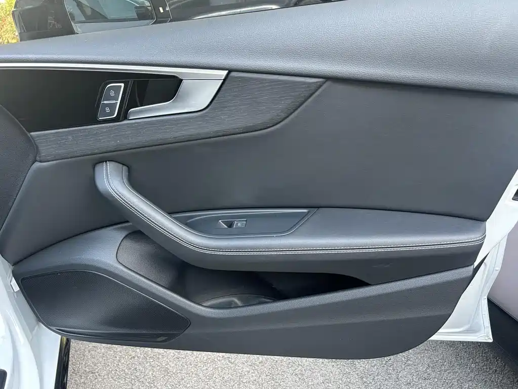 Audi A4L — миниатюра 21
