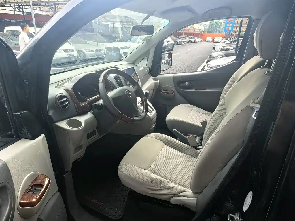Nissan NV200 — миниатюра 9