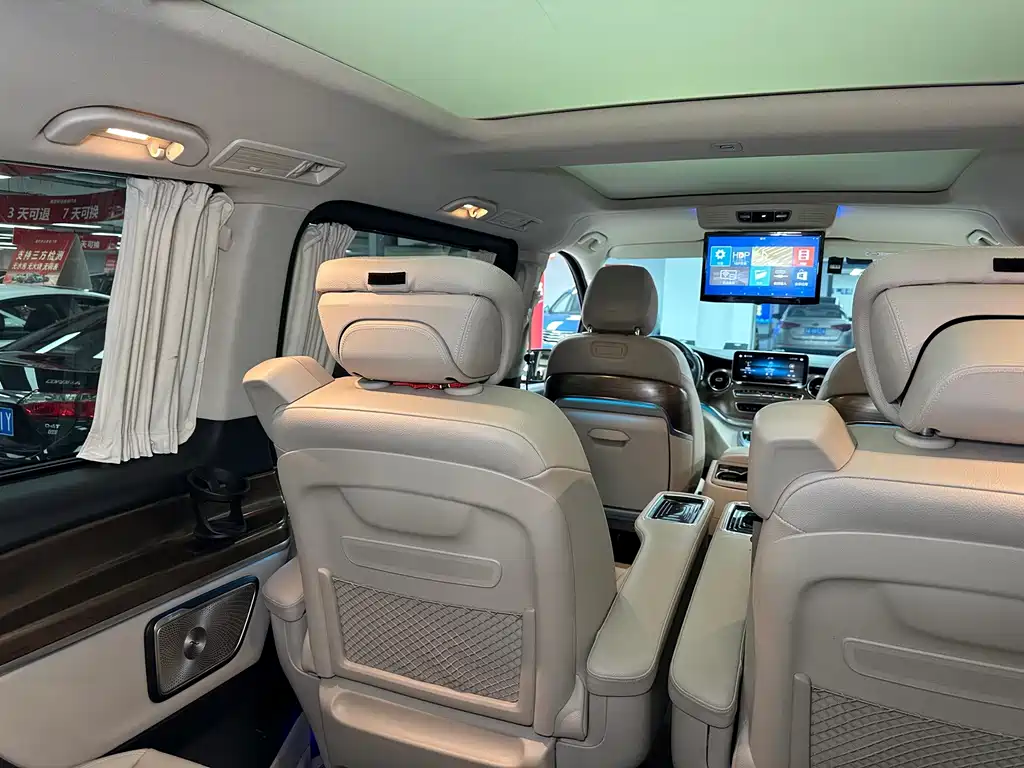 Mercedes-Benz V-Class — миниатюра 33