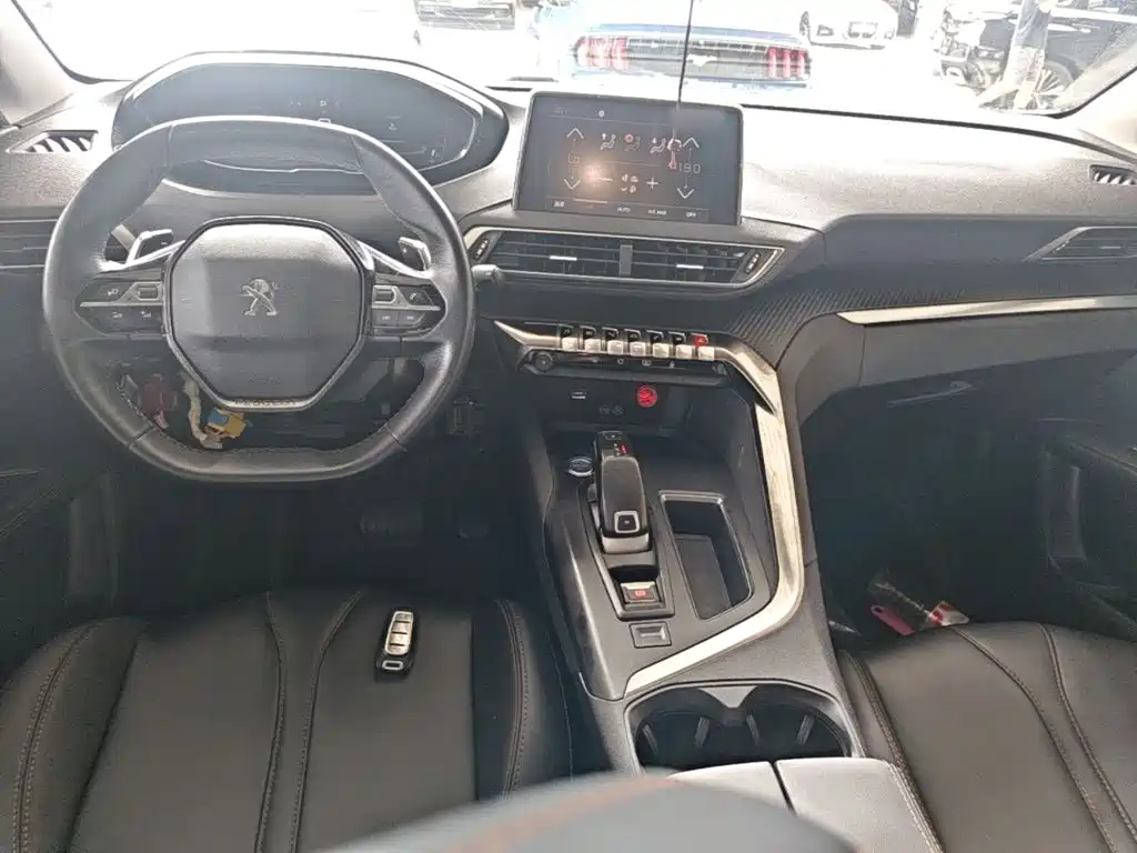 Peugeot 4008 — миниатюра 10