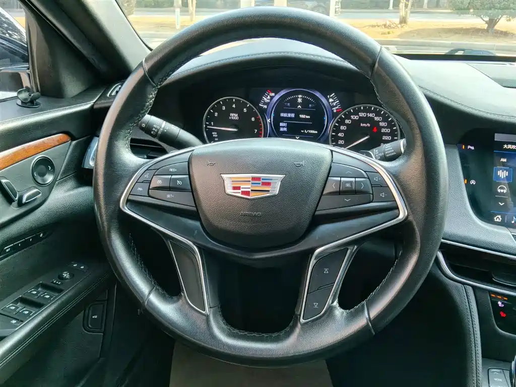 CADILLAC CT6