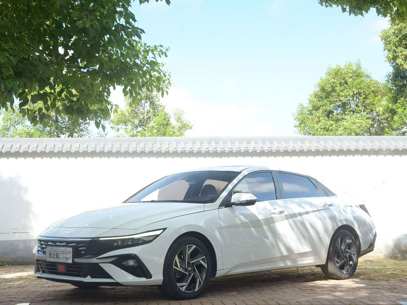 Hyundai Elantra 1.5 л 2024 г. Белый, пробег 17400 км