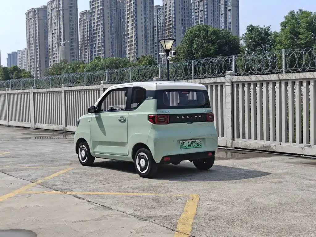Wuling MINIEV — миниатюра 5