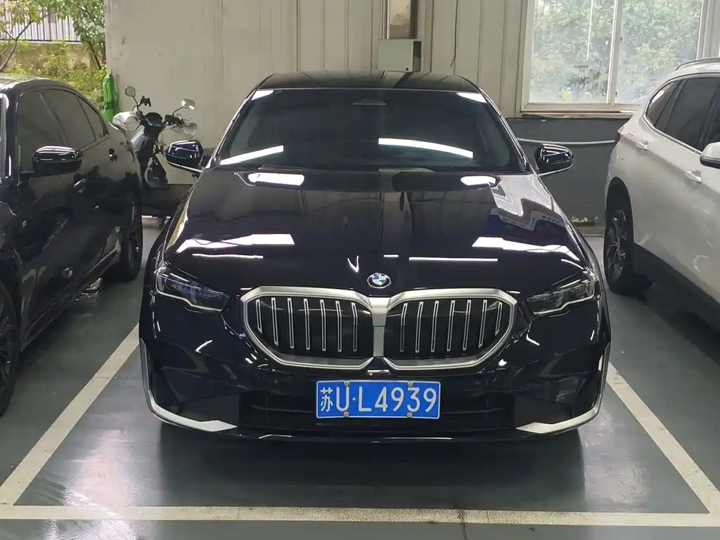 BMW 5 Series — миниатюра 2