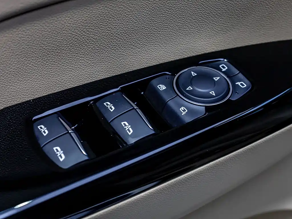 Buick GL8 Hybrid — миниатюра 38