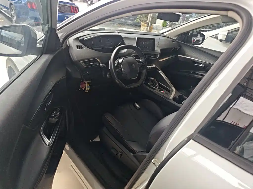 Peugeot 4008 — миниатюра 16
