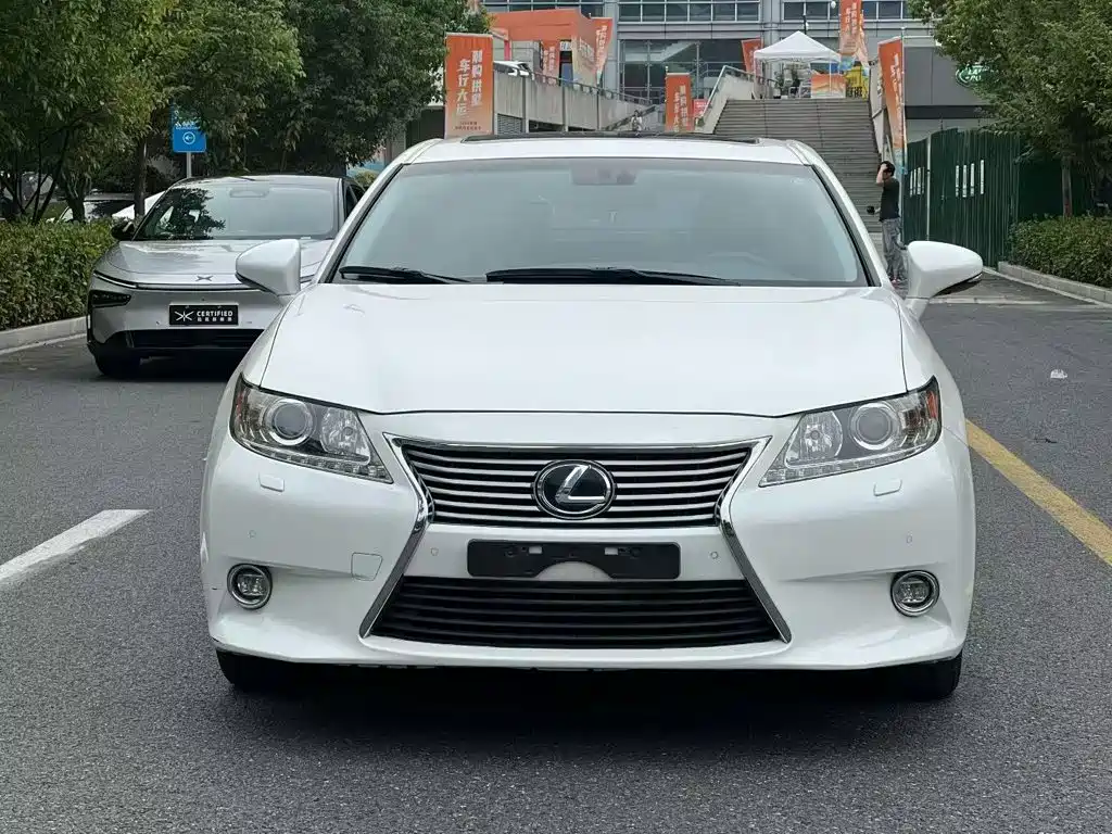 Lexus ES — миниатюра 2