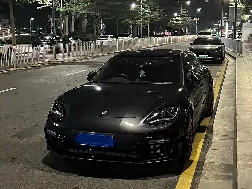 Porsche Panamera 2022