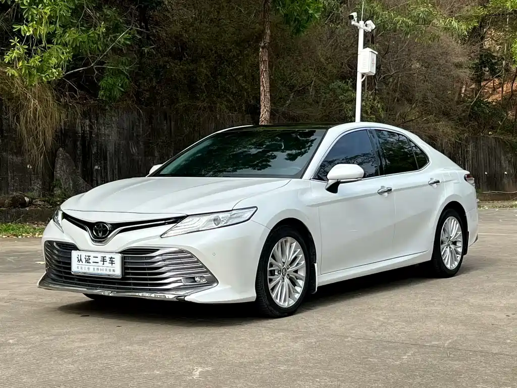 TOYOTA CAMRY