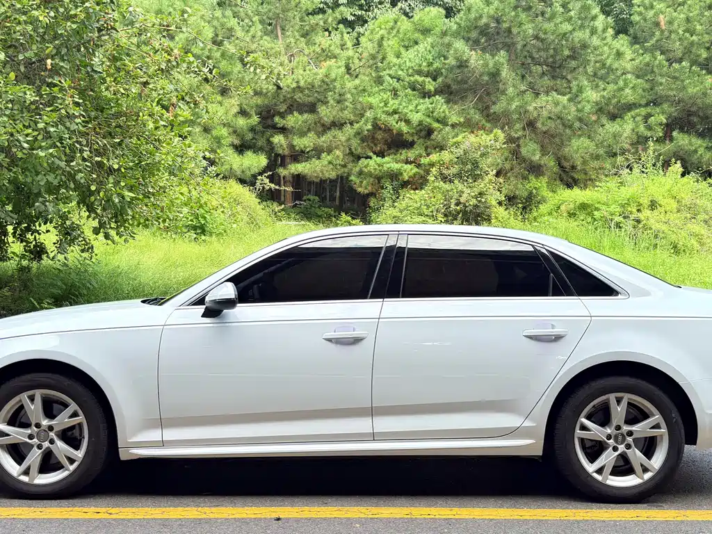 Audi A4L 2017 40 TFSI