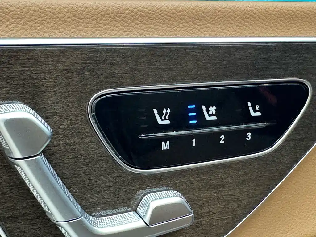 Mercedes-Benz E-Class E 2024 E 300 L Luxury