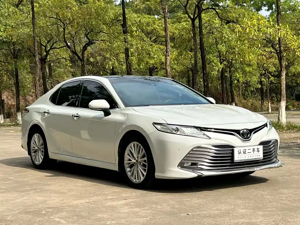 TOYOTA CAMRY