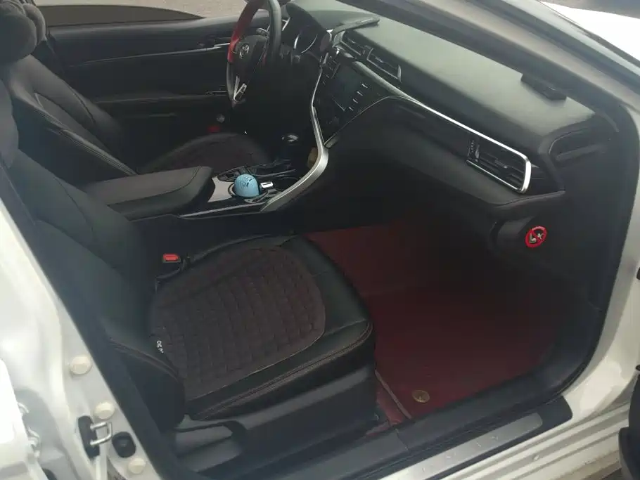 Toyota Camry — миниатюра 8
