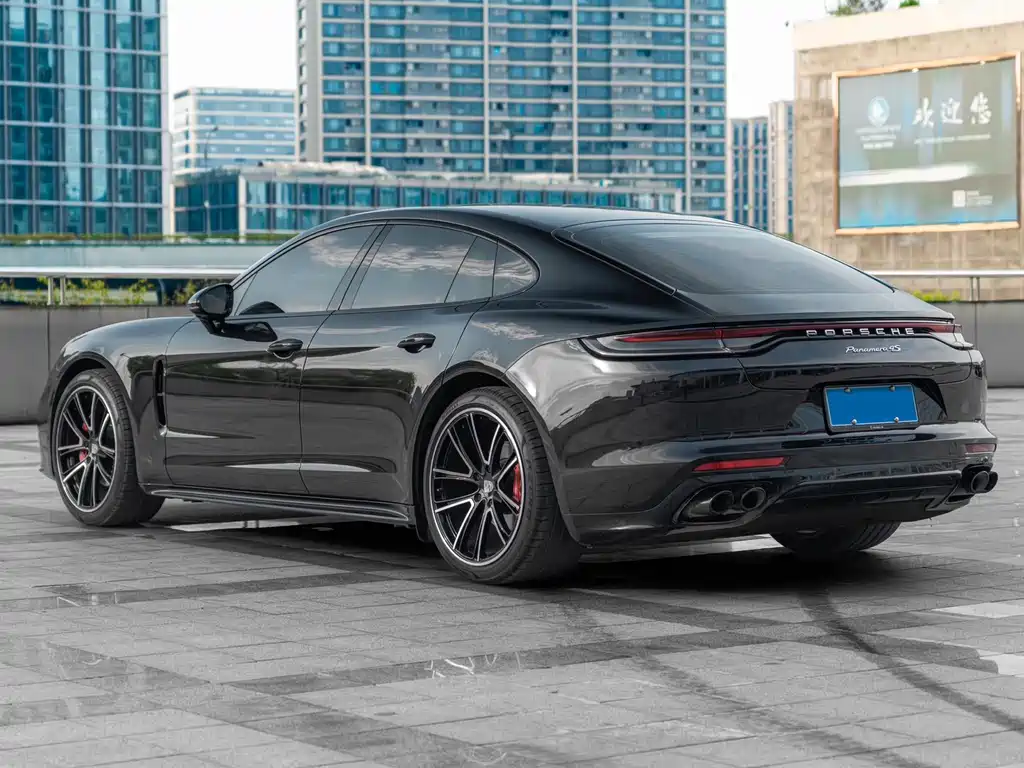 PORSCHE PANAMERA