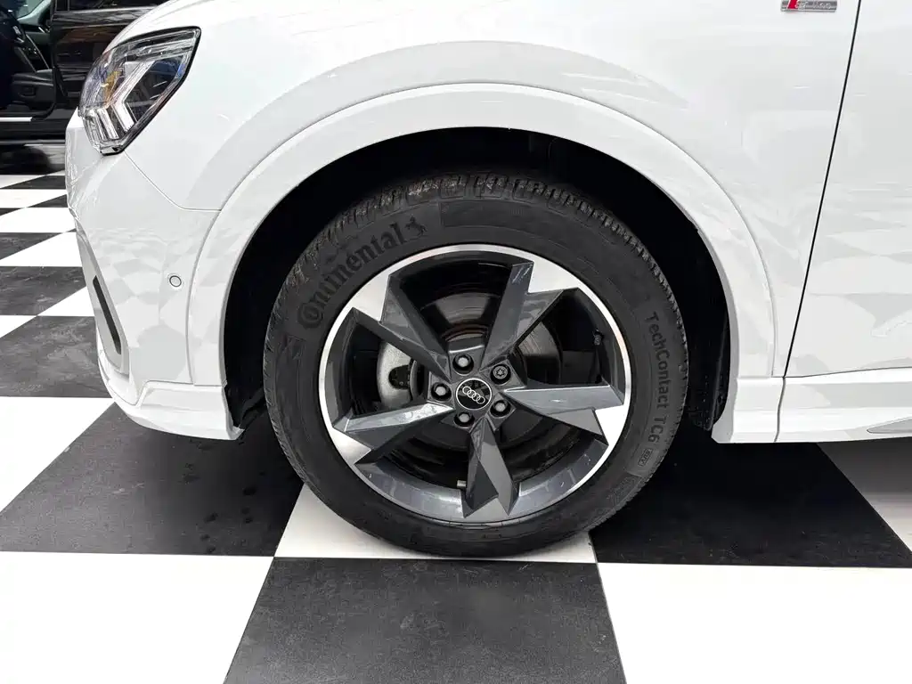 Audi Q3 — миниатюра 15