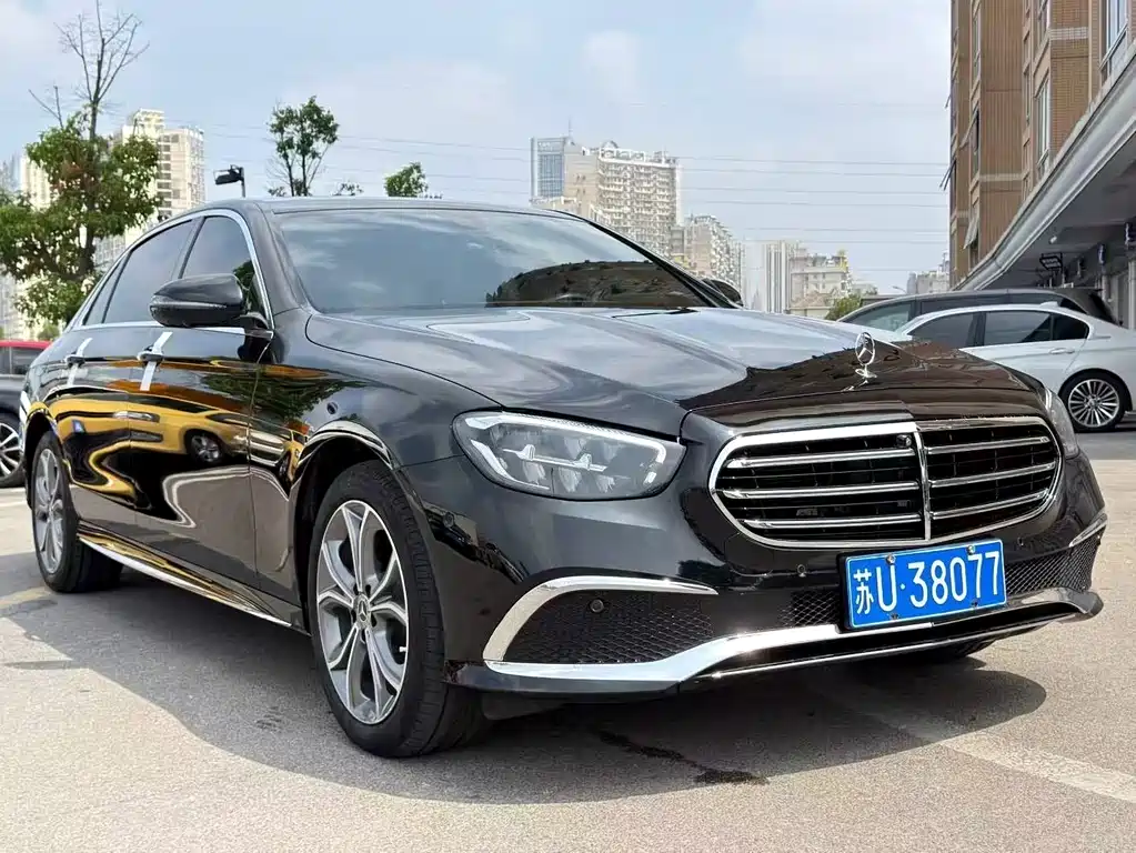 Mercedes-Benz E-Class — миниатюра 3
