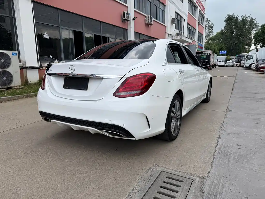 Mercedes-Benz C-Class — миниатюра 18