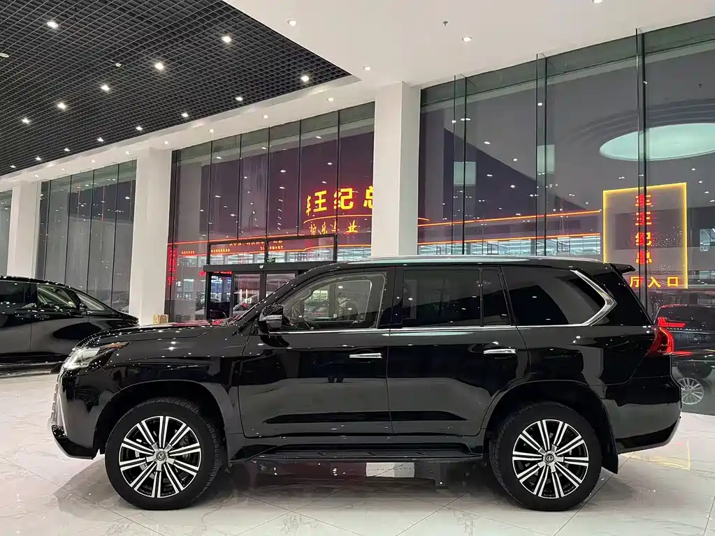 Lexus LX 2017 570 Luxury