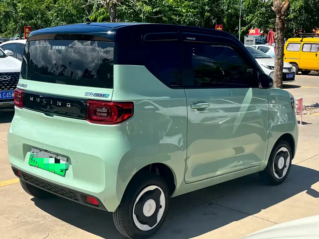 Wuling MINIEV — миниатюра 9