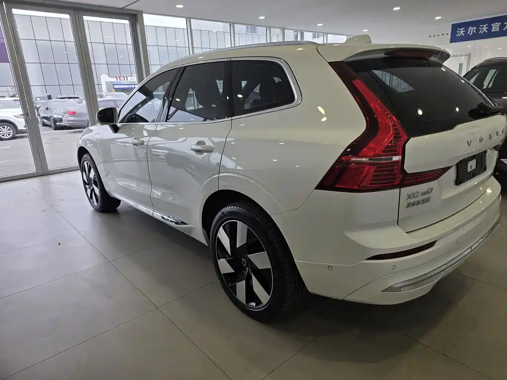 VOLVO XC60 PLUG IN HYBRID