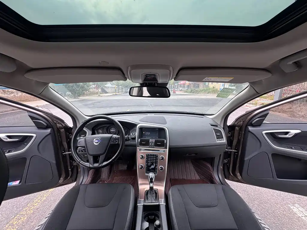 Volvo XC60 — миниатюра 6