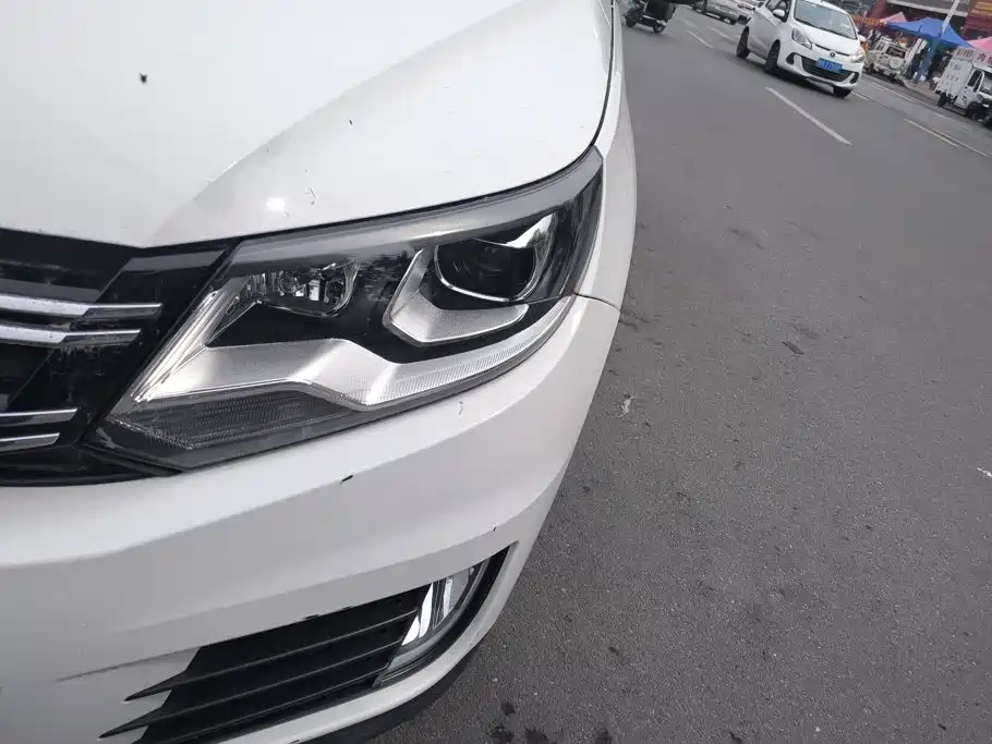 Volkswagen Tiguan — миниатюра 5