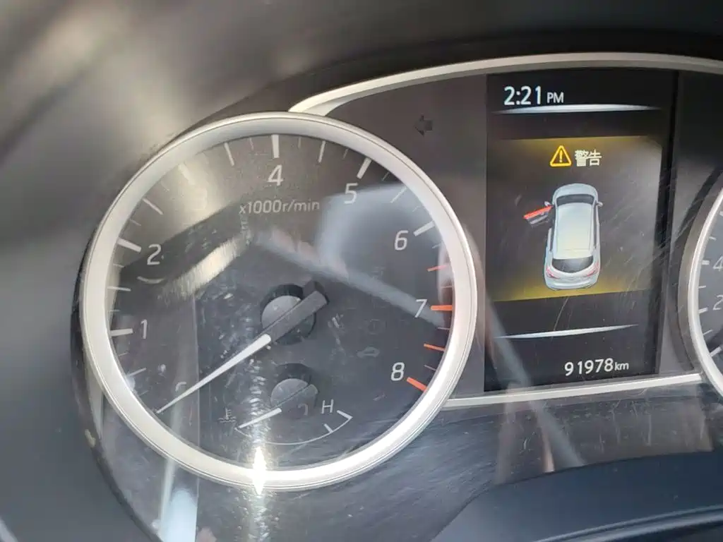 Nissan Tiida — миниатюра 12