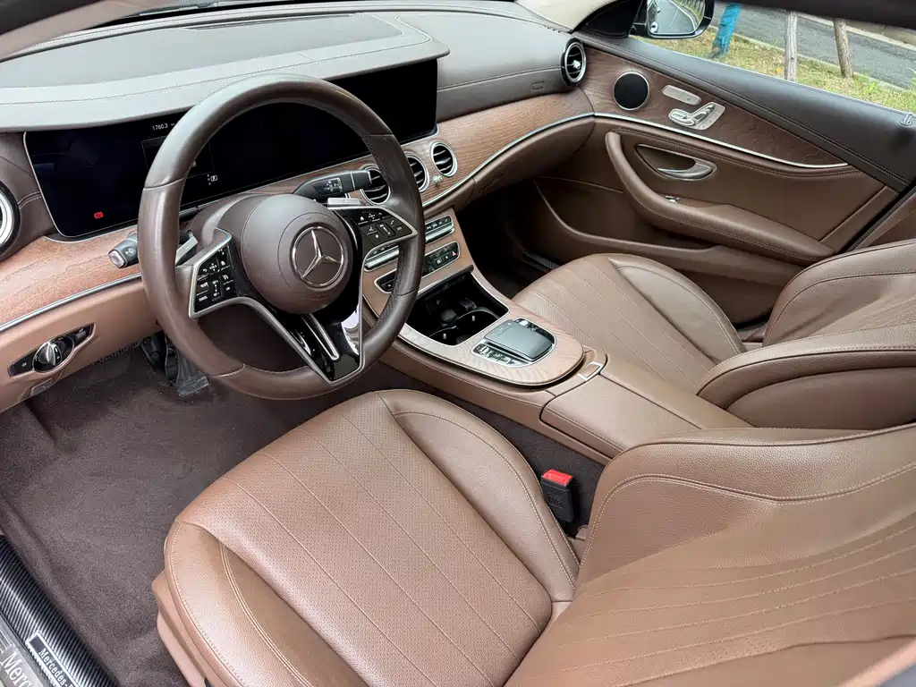 Mercedes-Benz E-Class 2023 — фото 12