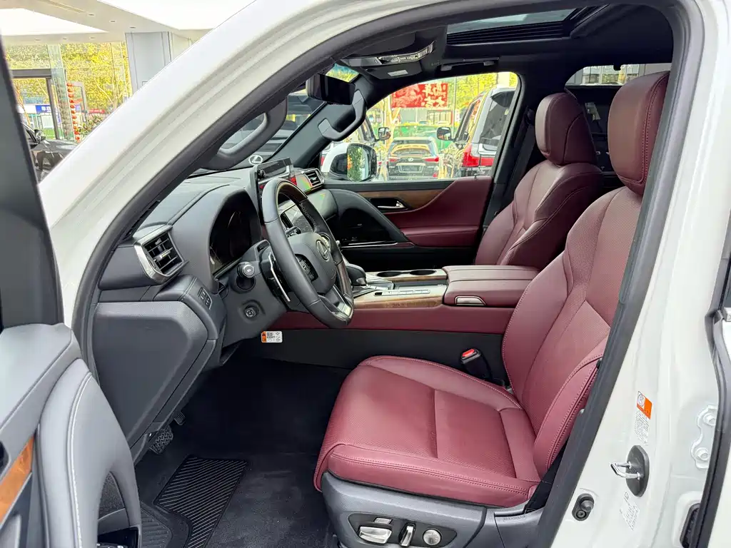 Lexus LX — миниатюра 4