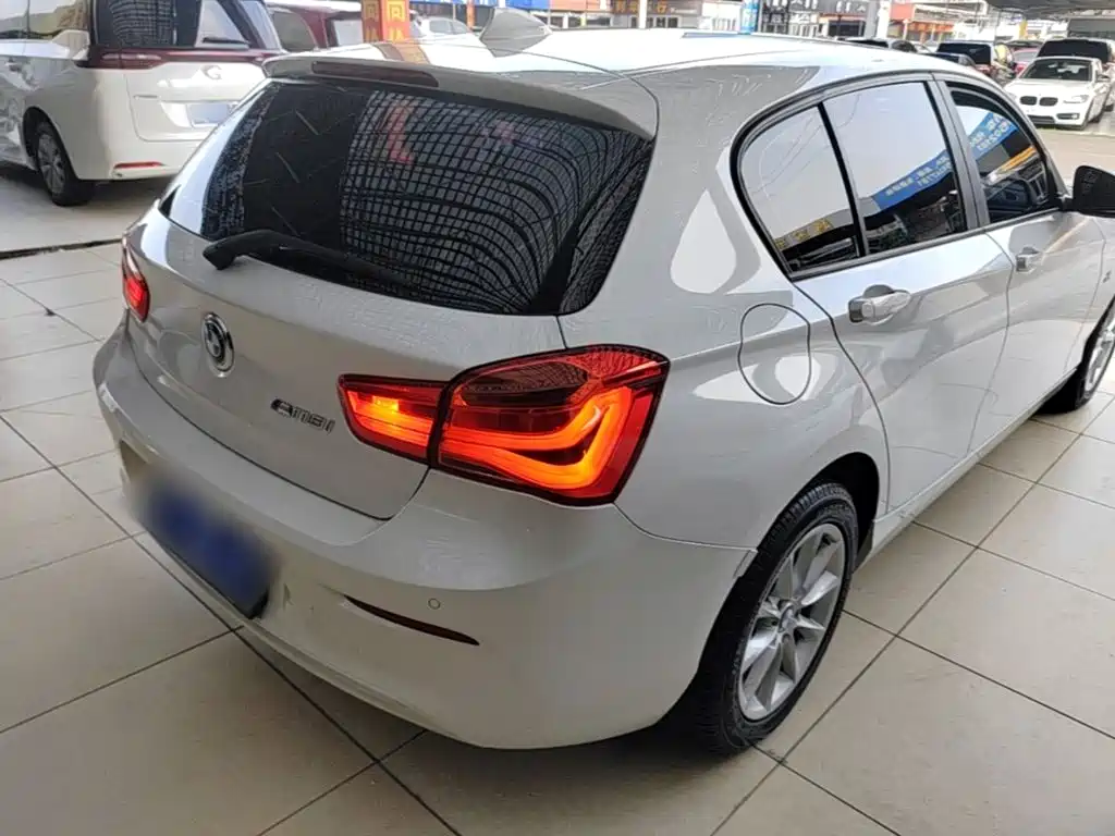 BMW 1 Series (Import) — миниатюра 7