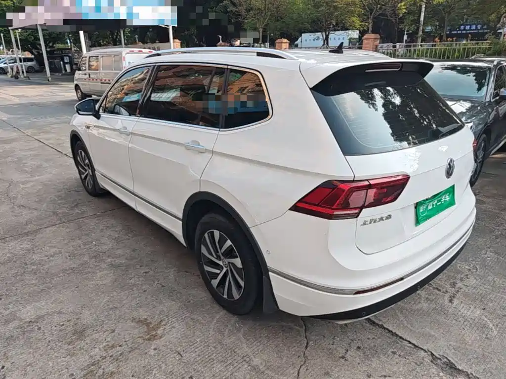 Volkswagen Tiguan L PHEV — миниатюра 5