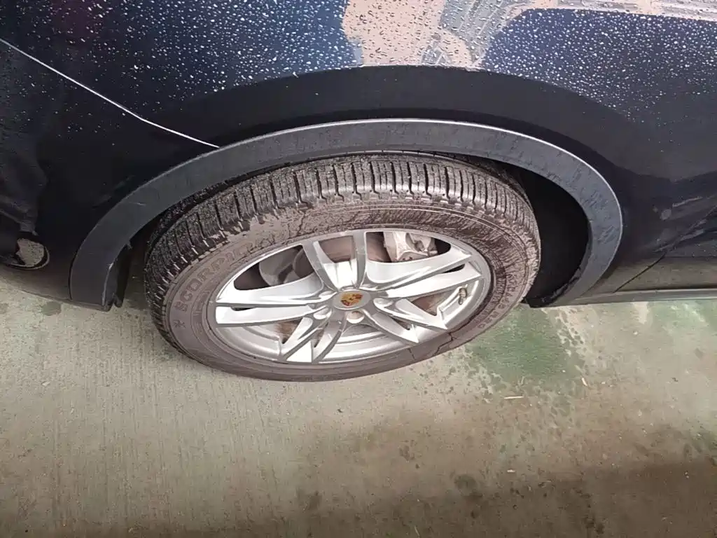 Porsche Cayenne — миниатюра 23