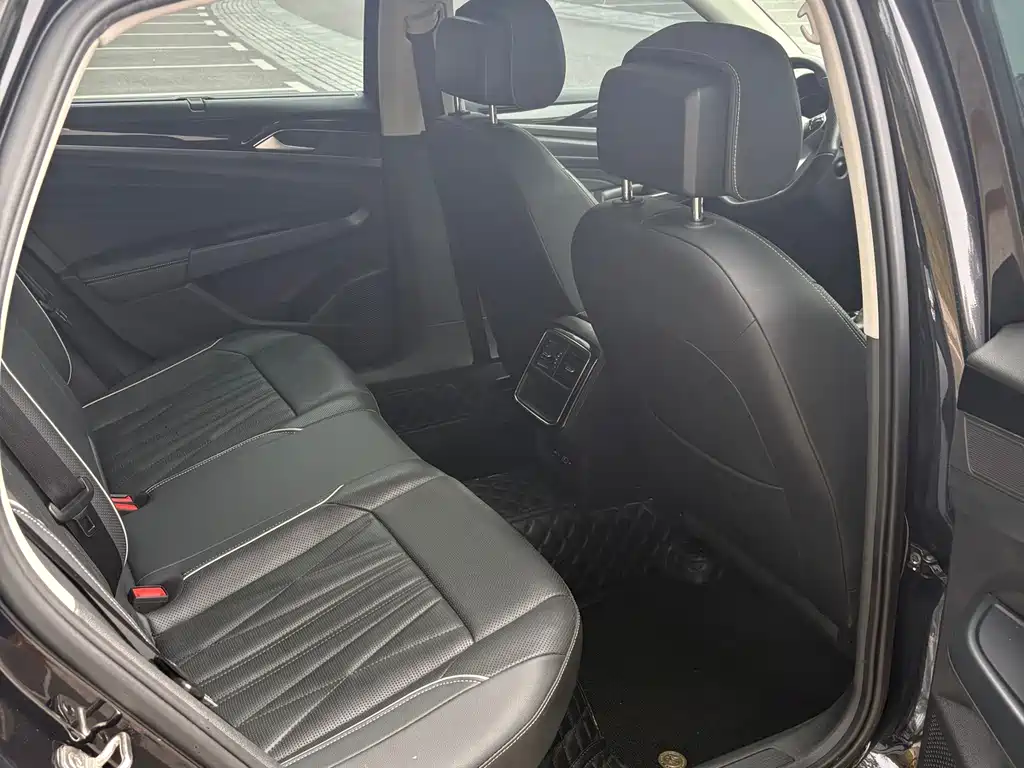 Volkswagen Passat — миниатюра 8