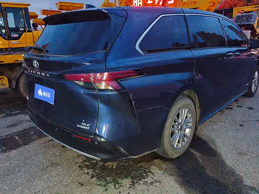 Toyota Sienna 2021 2.5L Luxury