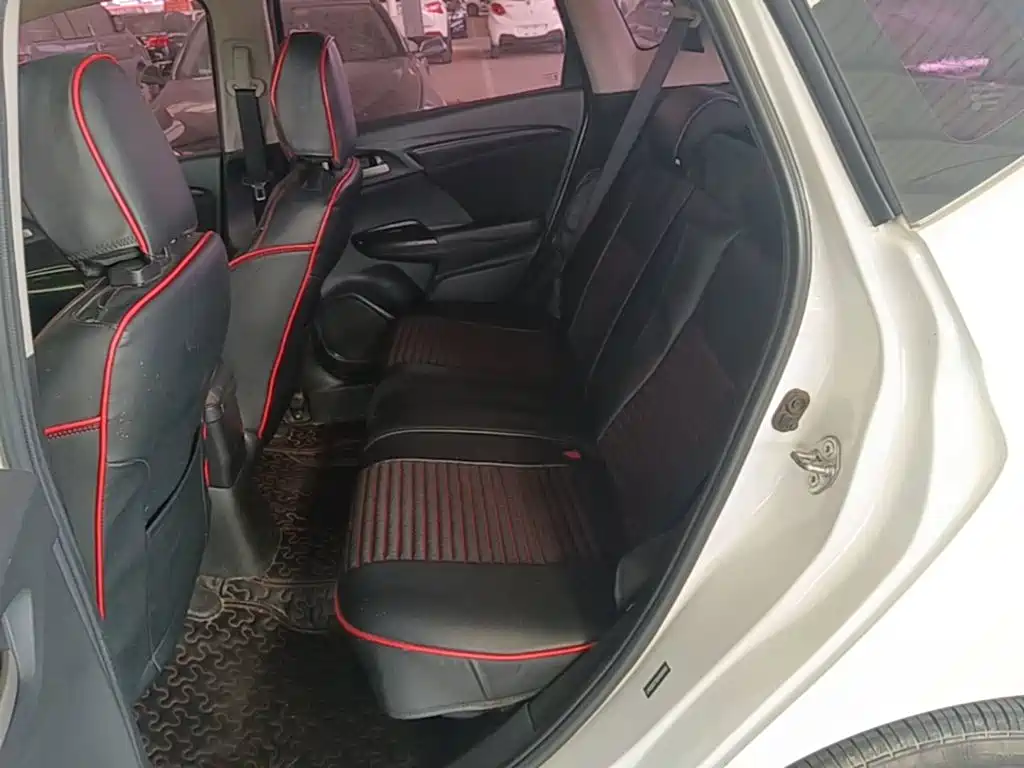 Honda Fit — миниатюра 17