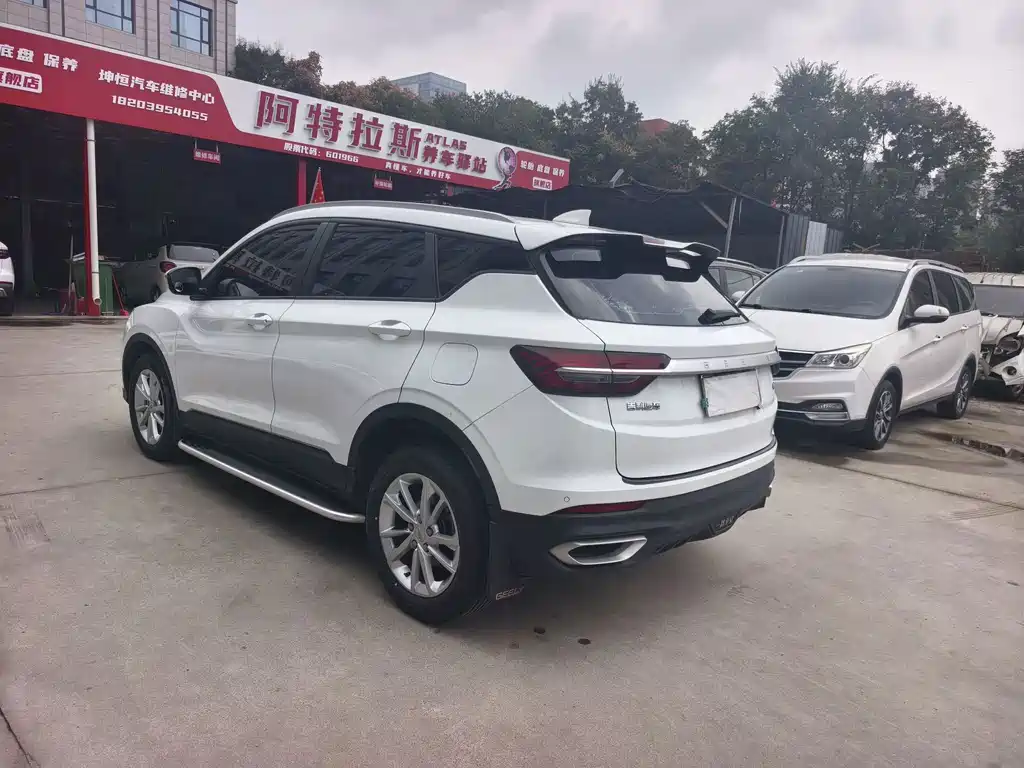 Geely Binyue — миниатюра 5