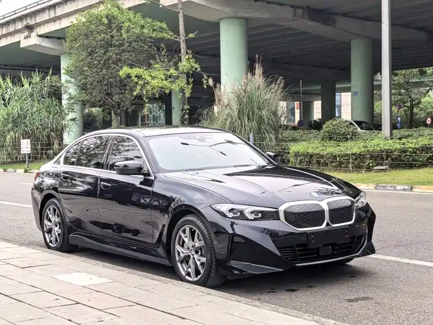 BMW i3 2025 eDrive 35 L