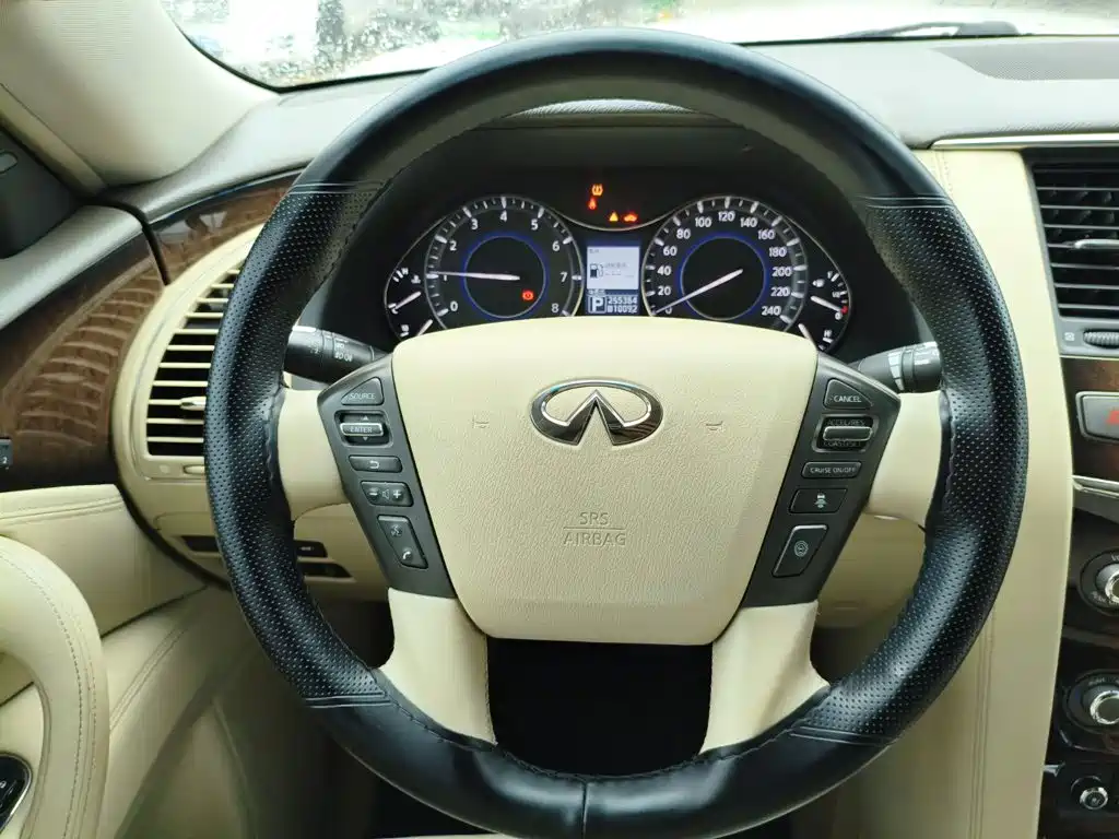Infiniti QX80 — миниатюра 11