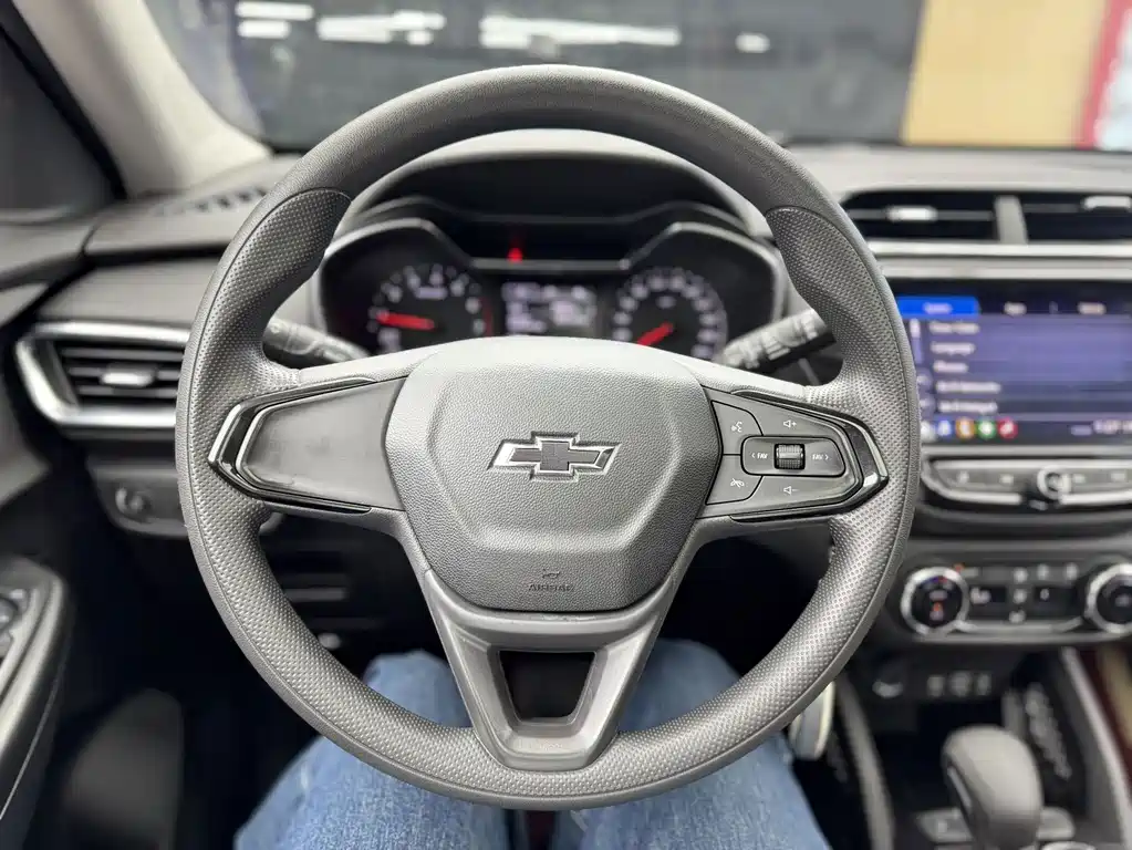 Chevrolet Tracker — миниатюра 11
