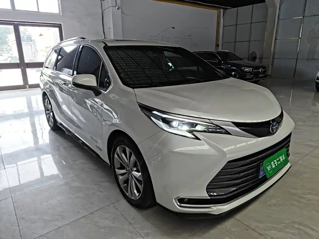 Toyota Sienna — миниатюра 4