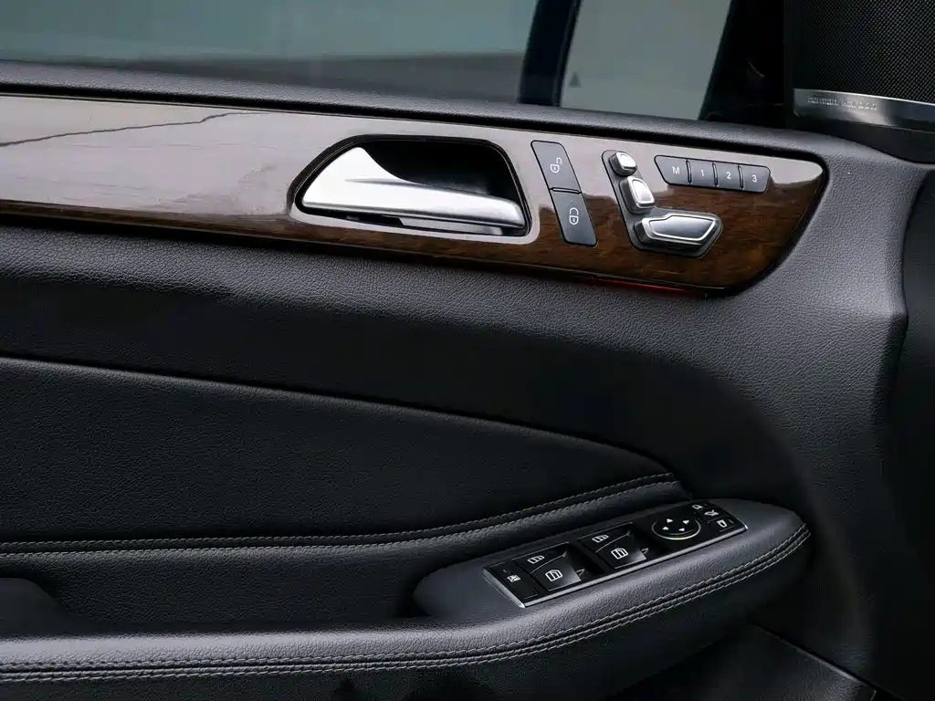 Mercedes-Benz GLS — миниатюра 7