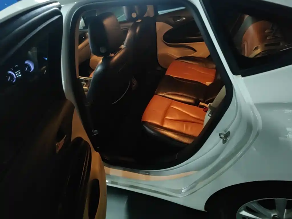 Buick Verano — миниатюра 13