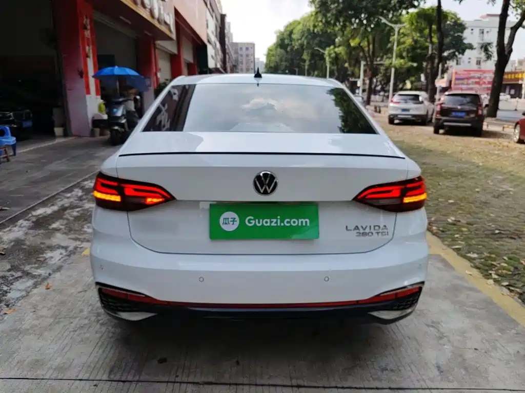 Volkswagen Lavida — миниатюра 6