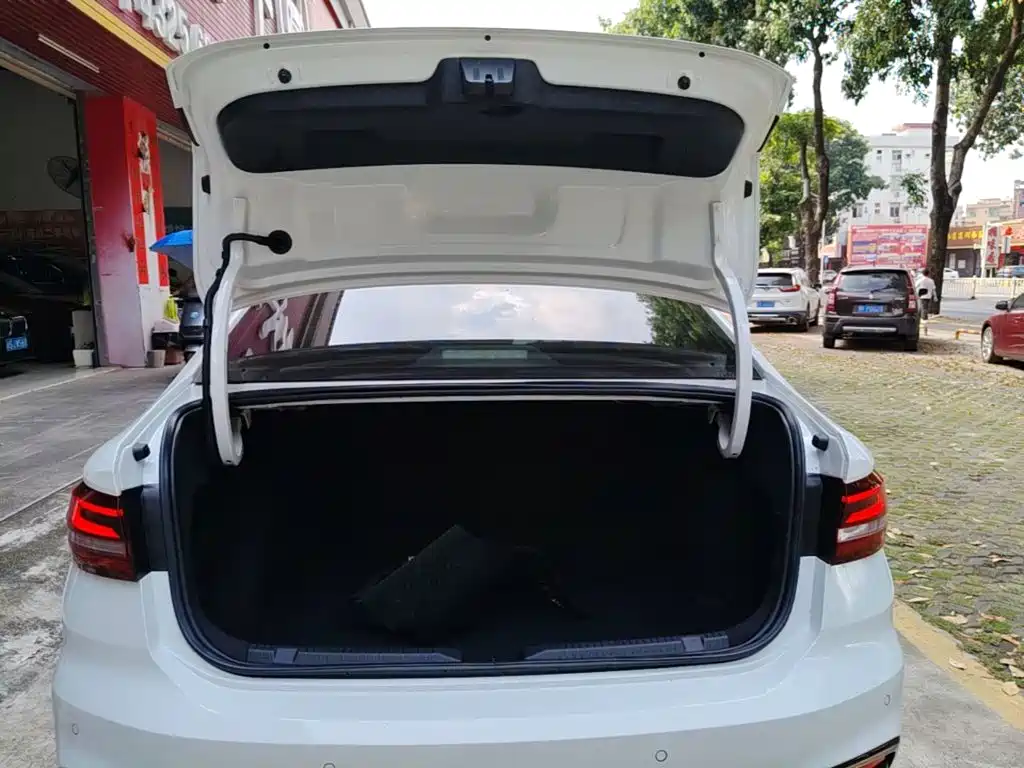Volkswagen Lavida — миниатюра 19
