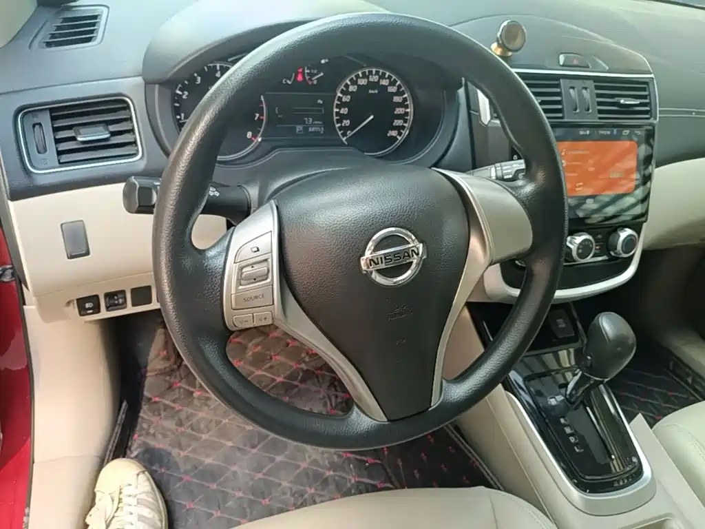 Nissan Tiida — миниатюра 11