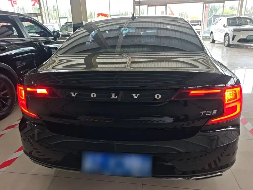 Volvo S90 — миниатюра 6