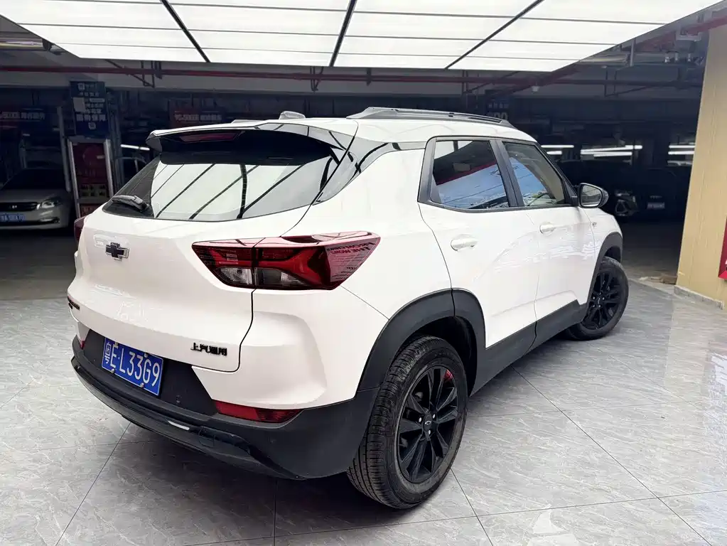 Chevrolet Tracker — миниатюра 5