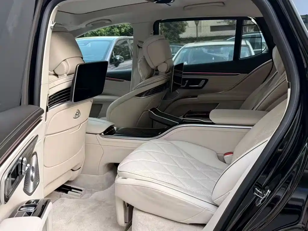 Mercedes-Benz EQS SUV — миниатюра 2