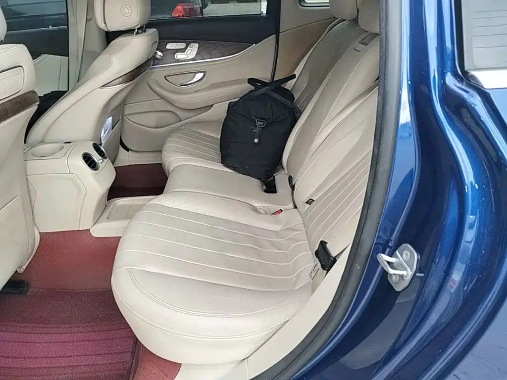 Mercedes-Benz E-Class — миниатюра 17